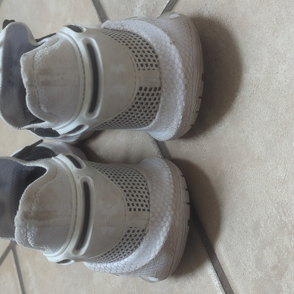 🎉HP🎉 Under Armour Curry 4's Size 7 Youth Black White Basketball Shoes - Picture 3 of 6